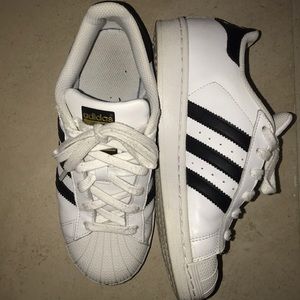 ADIDAS SUPERSTAR